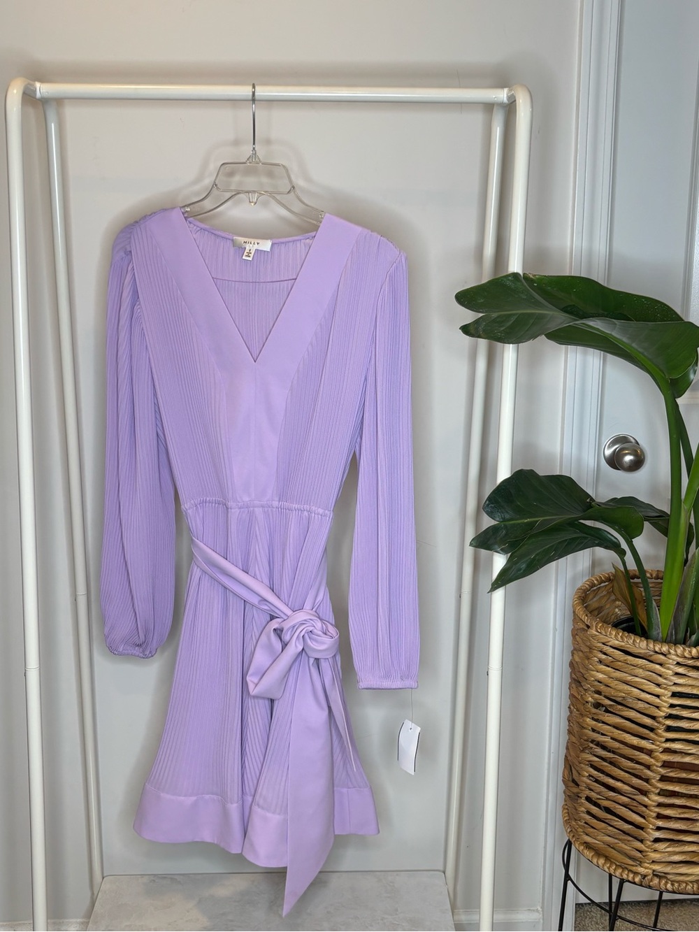 M3 Milly Liv Pleated Dress Lilac Long-Sleeve V-Neck Tie-Waist Resort wear Size 8